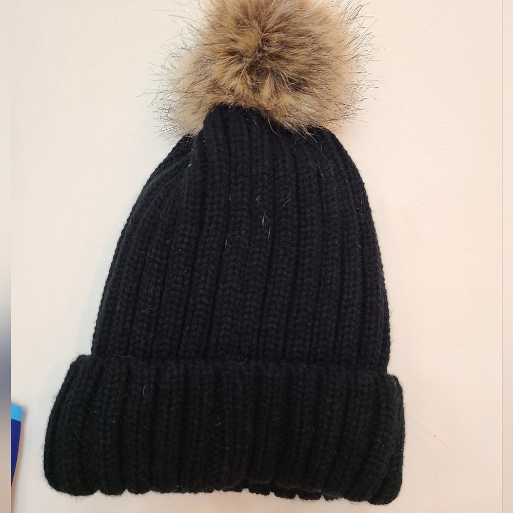 Women's Beanie with Pom Pom